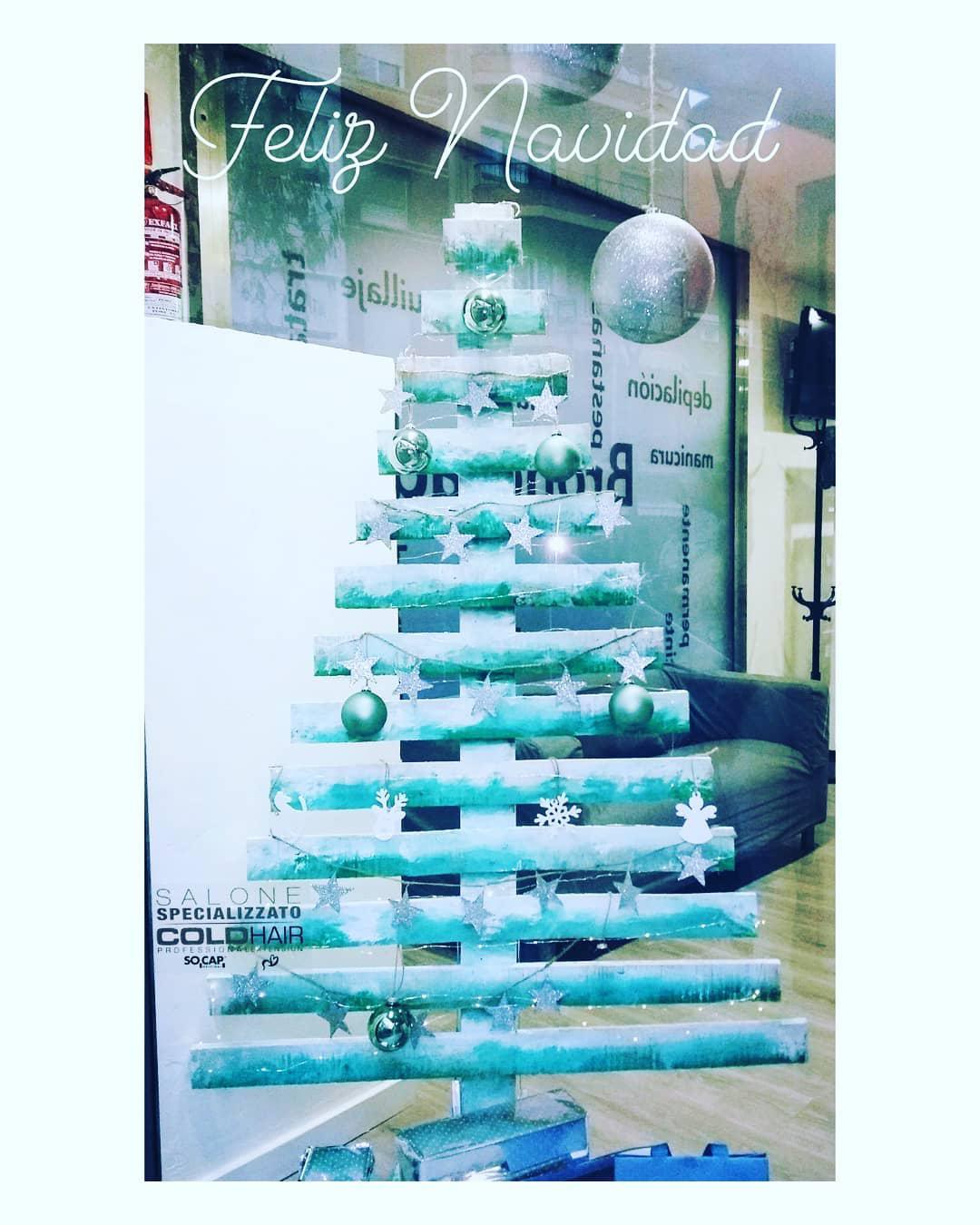 El equipo de @posatguapa os desea Feliz &mldr;